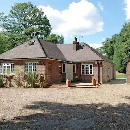 The Caduceus- Residence Chertsey Extérieur photo