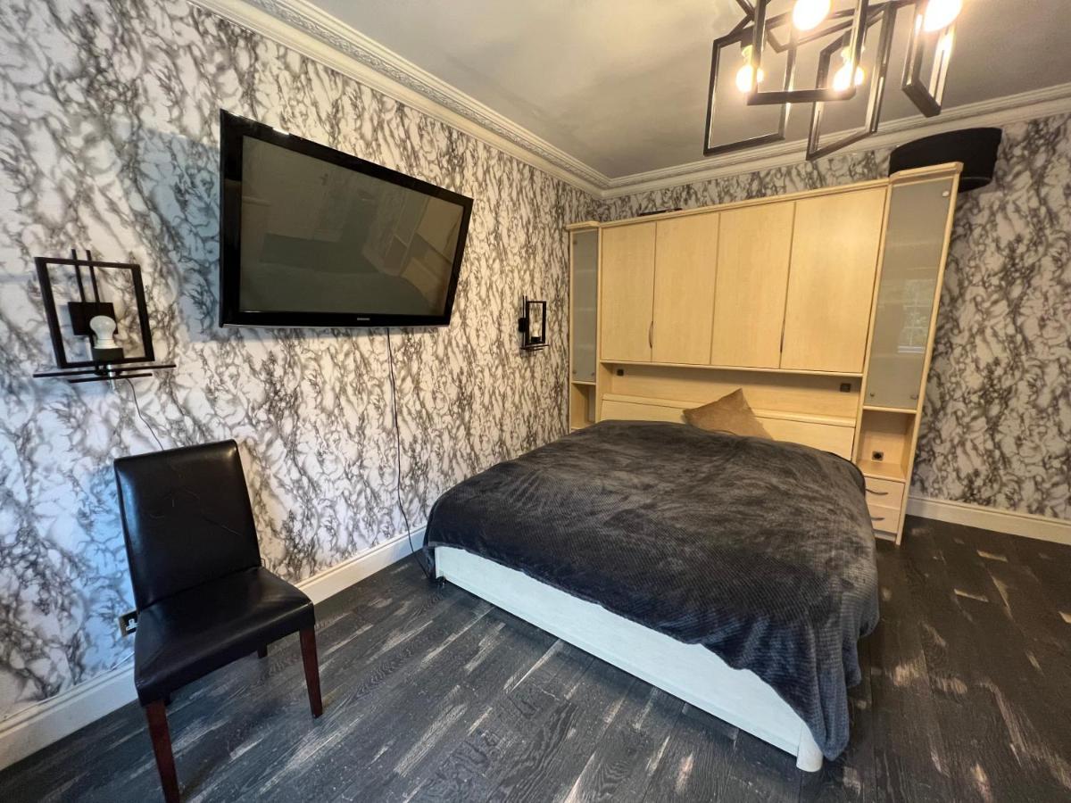 The Caduceus- Residence Chertsey Extérieur photo