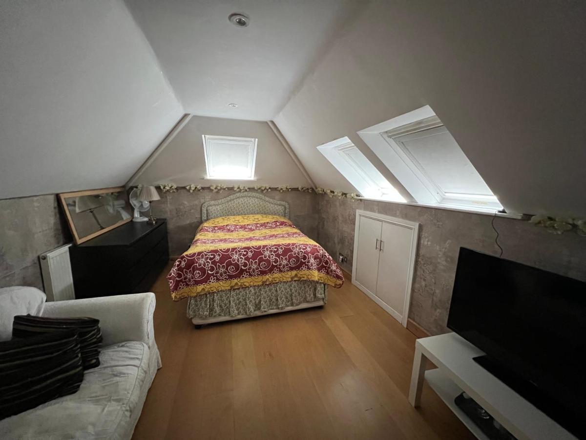 The Caduceus- Residence Chertsey Extérieur photo