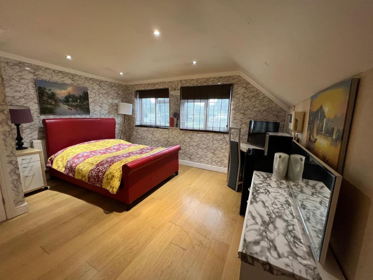 The Caduceus- Residence Chertsey Extérieur photo