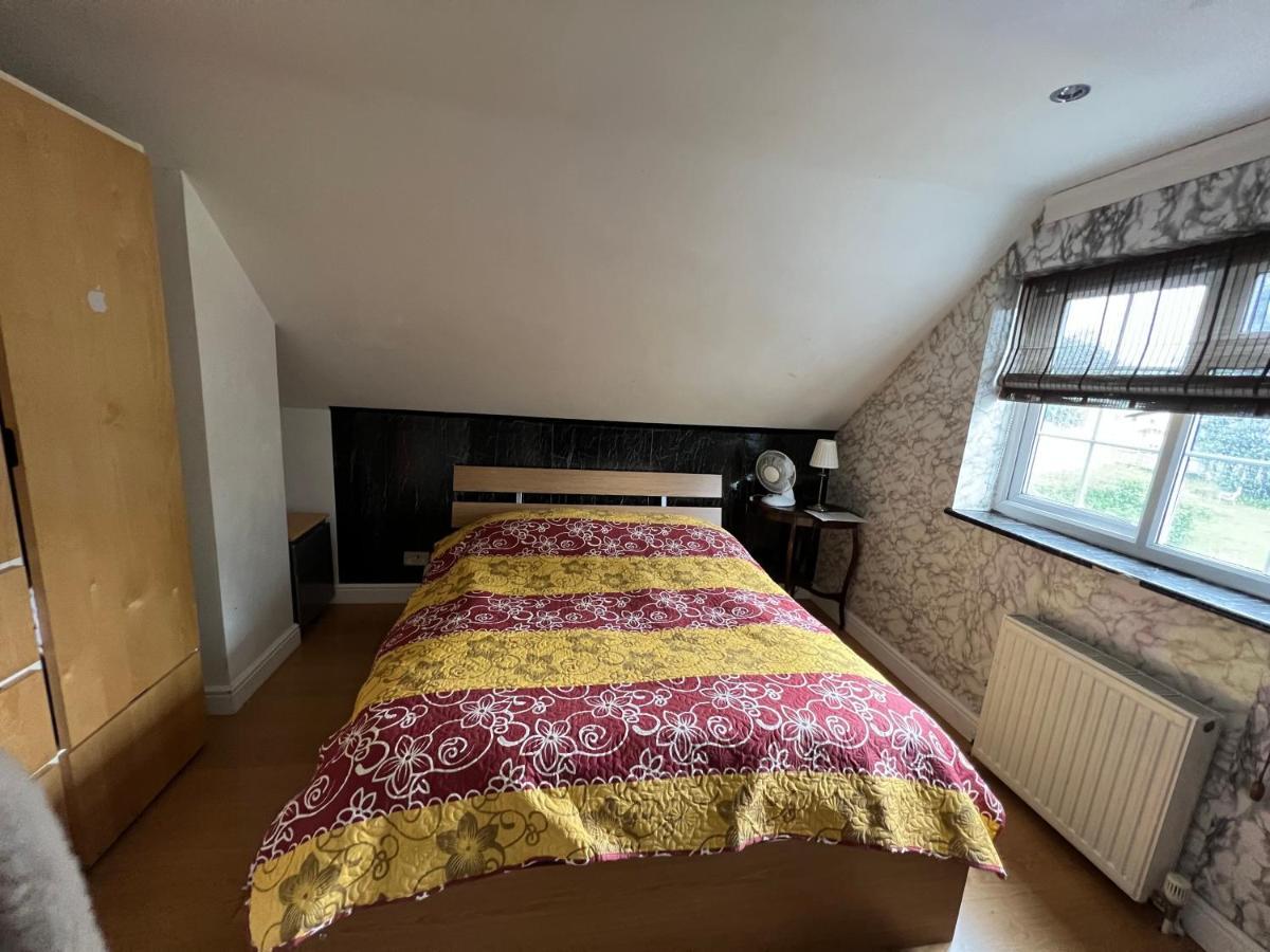 The Caduceus- Residence Chertsey Extérieur photo