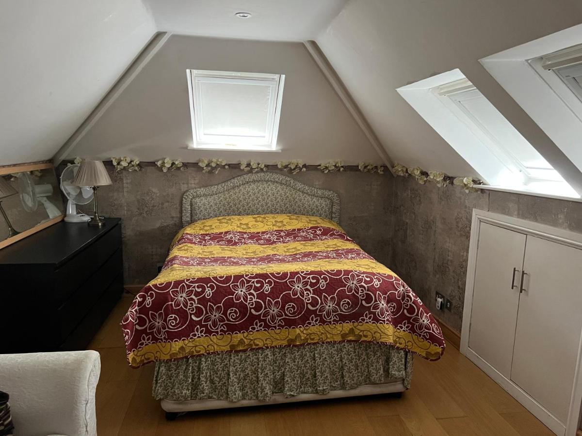 The Caduceus- Residence Chertsey Extérieur photo