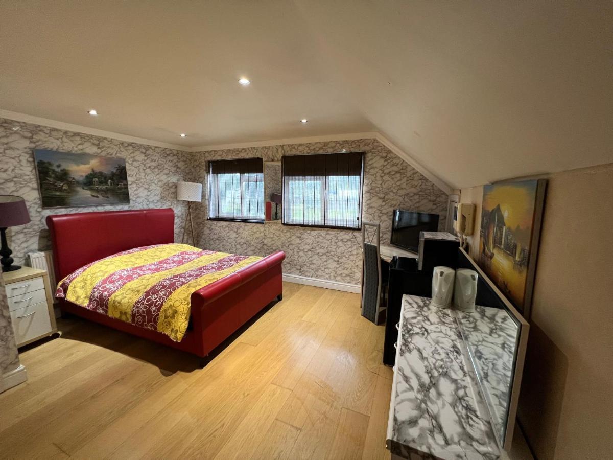 The Caduceus- Residence Chertsey Extérieur photo