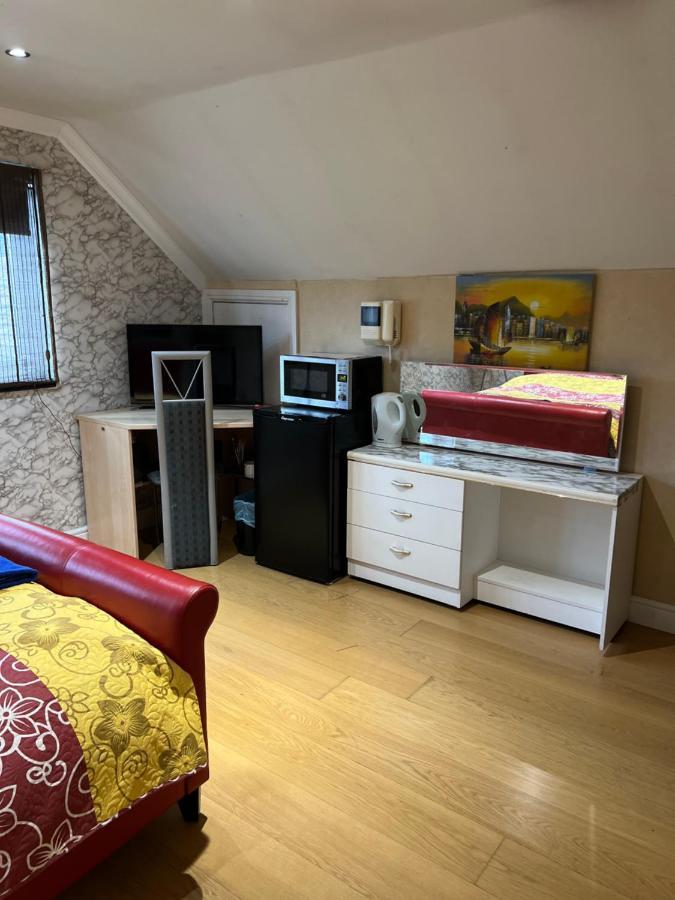 The Caduceus- Residence Chertsey Extérieur photo