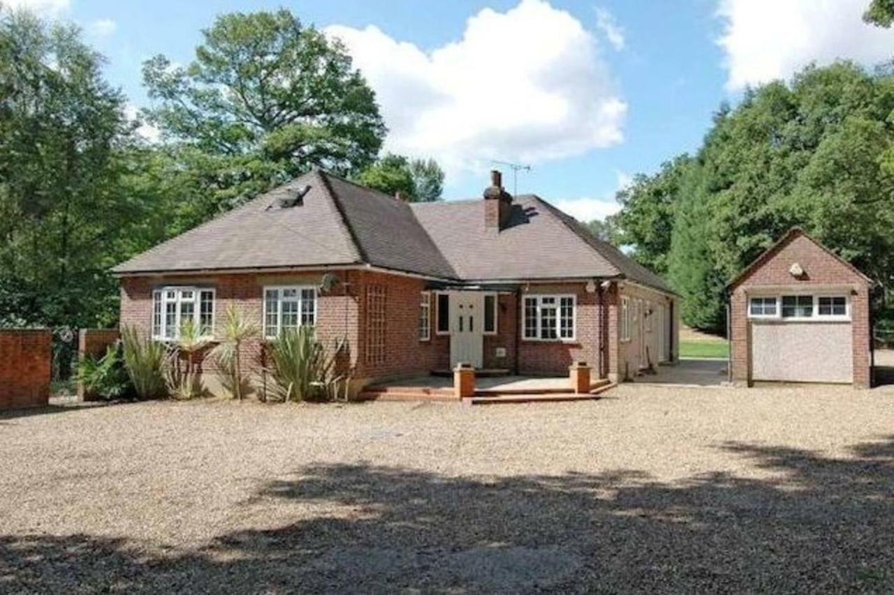 The Caduceus- Residence Chertsey Extérieur photo